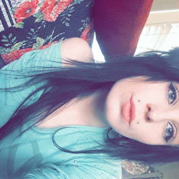 I loooove buying used && reourposed clothes - Picture 1 of 1